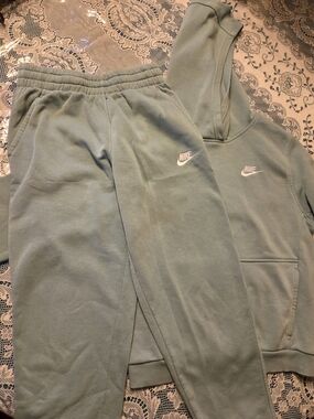 Nike Boys Sage Green Hoodie & Joggers Set, Large